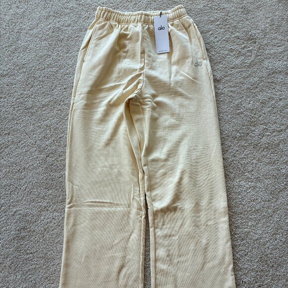 NWT Alo Yoga Crewneck Pullover Sweatshirt & Straight Leg Sweatpants - Picture 10 of 15